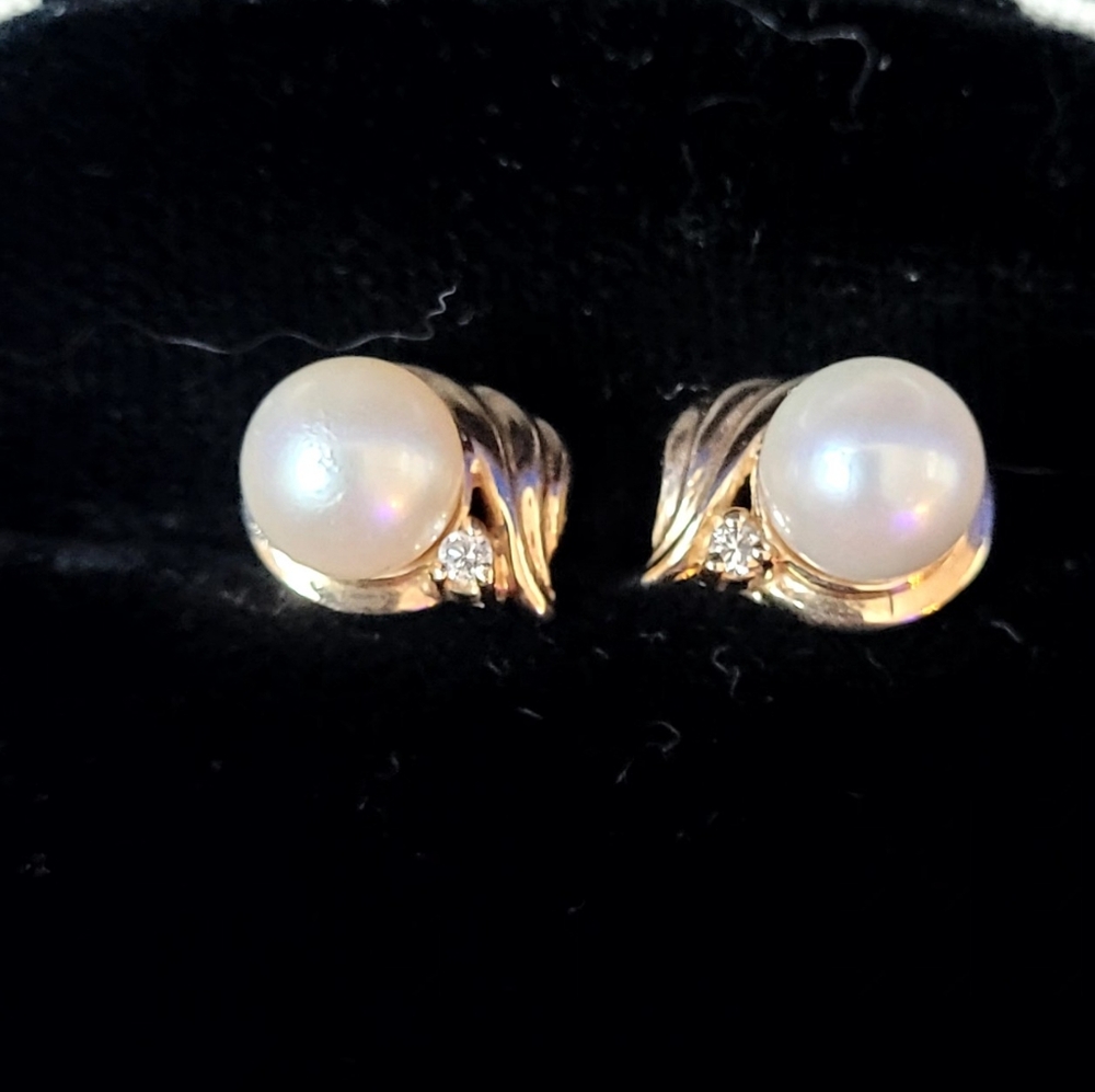 14k Yellow Gold ,Solitaire White Pearl, and Diamond Post Earrings